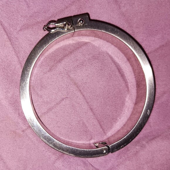 Wrap Your Wrist With This! - Picture 4 of 4